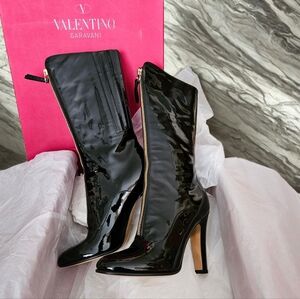 Valentino Garavani Rebelle Black Patent Leather Booties✨️🖤